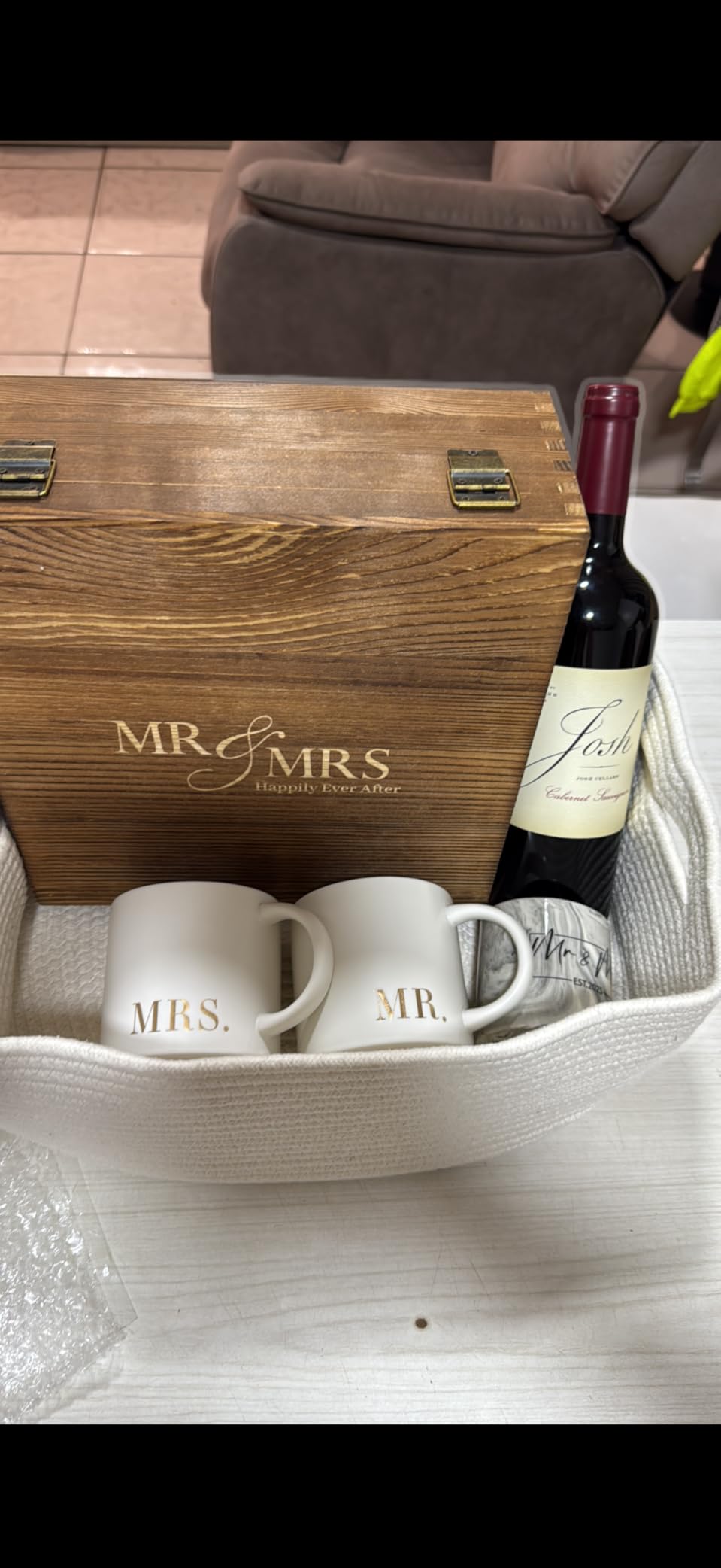 COLLECTIVE HOME Mr. & Mrs. Ceramic Coffee Mug Set, 15oz, 2-Piece | Luxury Wedding Gift for Couples, Elegant Coffee Cups for Newlyweds, Anniversary & Engagement Gift, Gift Box Set customer photo 1