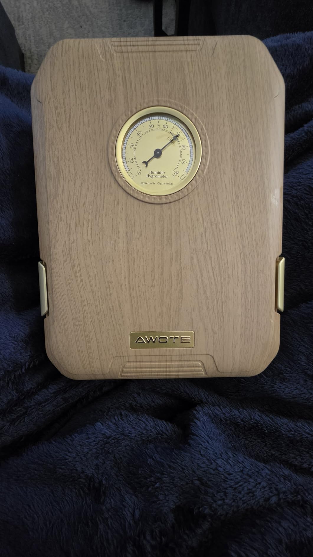 Travel Cigar Humidor Case - Cedar Lined, V Cut Cutter, Portable Humidor with Humidifier & Hygrometer, Holds 7-9 Cigars, Includes Lighter - Gift Set customer photo 1