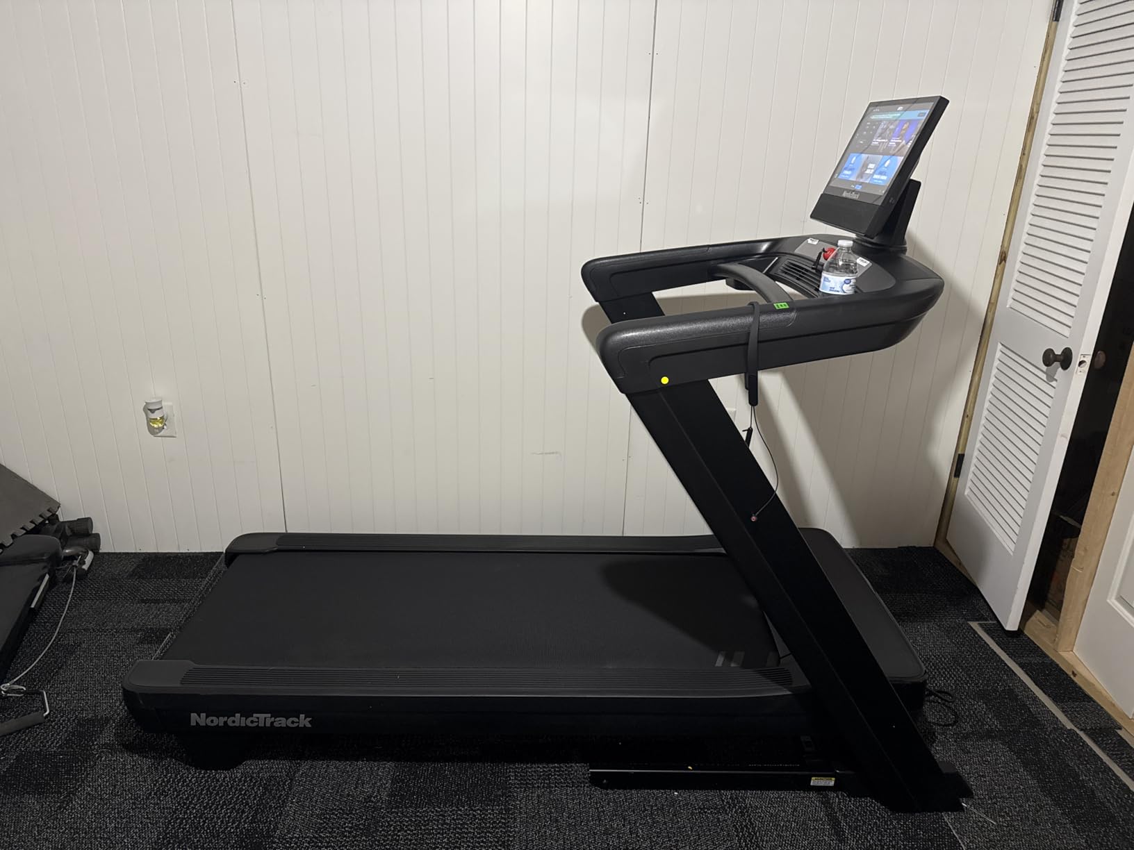 NordicTrack Commercial Series Treadmills | Foldable Treadmills with Adjustable -3% to 12% Incline customer photo 1