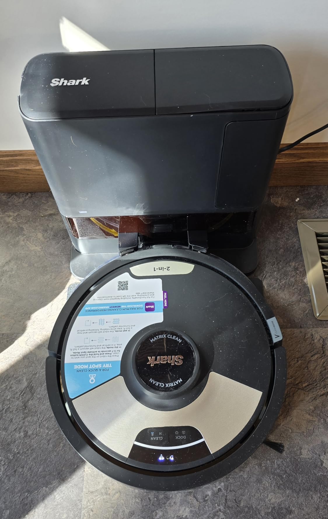 Shark Matrix Plus | 2-in-1 Robot Vacuum & Mop for Carpets & Hard Floors | Sonic Mopping & Powerful Suction for Pet Hair | Self-Empty Base | 45-Day Capacity | HEPA | LiDAR Nav | Black/Mocha | AV2630WA customer photo 1