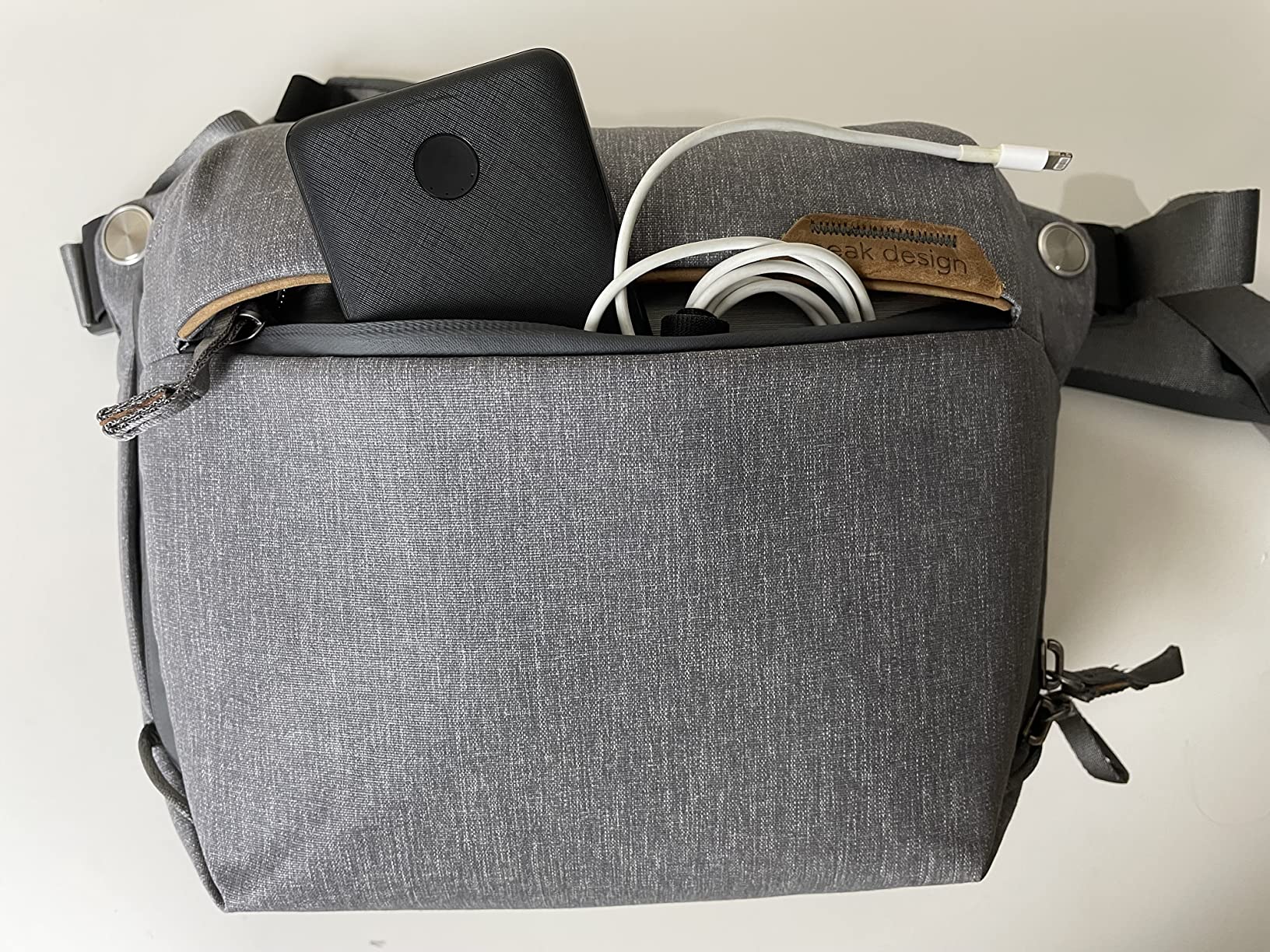 Peak Design Everyday Sling (6L) - Premium Weatherproof Camera Sling Bag for Street Photographers customer photo 2
