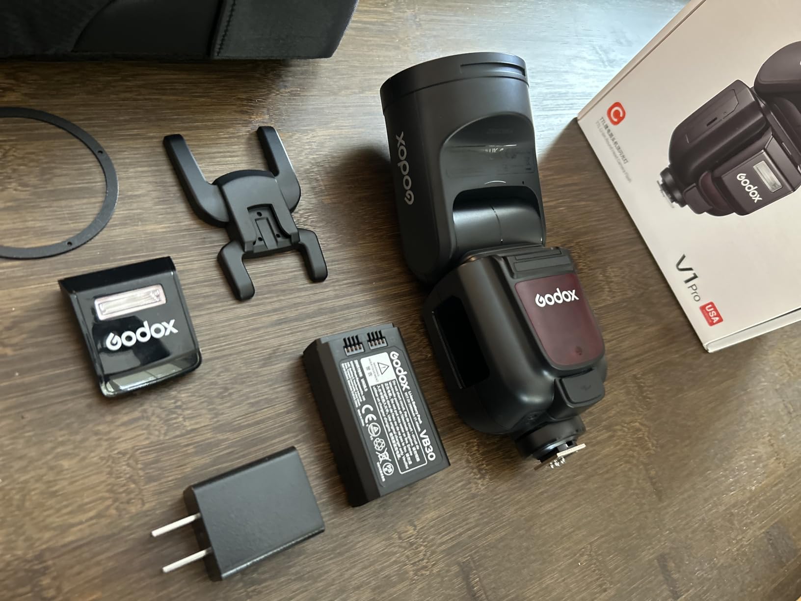 Godox V1 Pro C V1Pro-C USA Version Camera Flash Compatible for Canon Camera Flash Speedlite, 76Ws 2.4G TTL 1/8000 HSS, 500 Full Power Flashes, 1.3s Recycle Time, LED Modeling Lamp customer photo 1