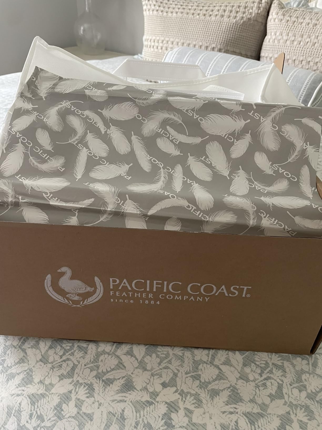 Pacific Coast Goose Feather Down Fiber Comforters King Size, Extra Fluffy White Duvet Insert, Ultra-Soft, Breathable, All Season Hotel Luxury Bedding Comforters, 8 Corner & Center Loops (106x90) customer photo 2