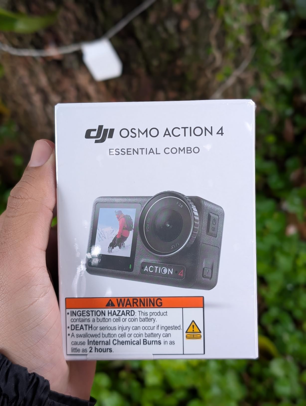 DJI Osmo Action 4 Essential Combo, Waterproof Action Camera Vlogging Camera, 1/1.3