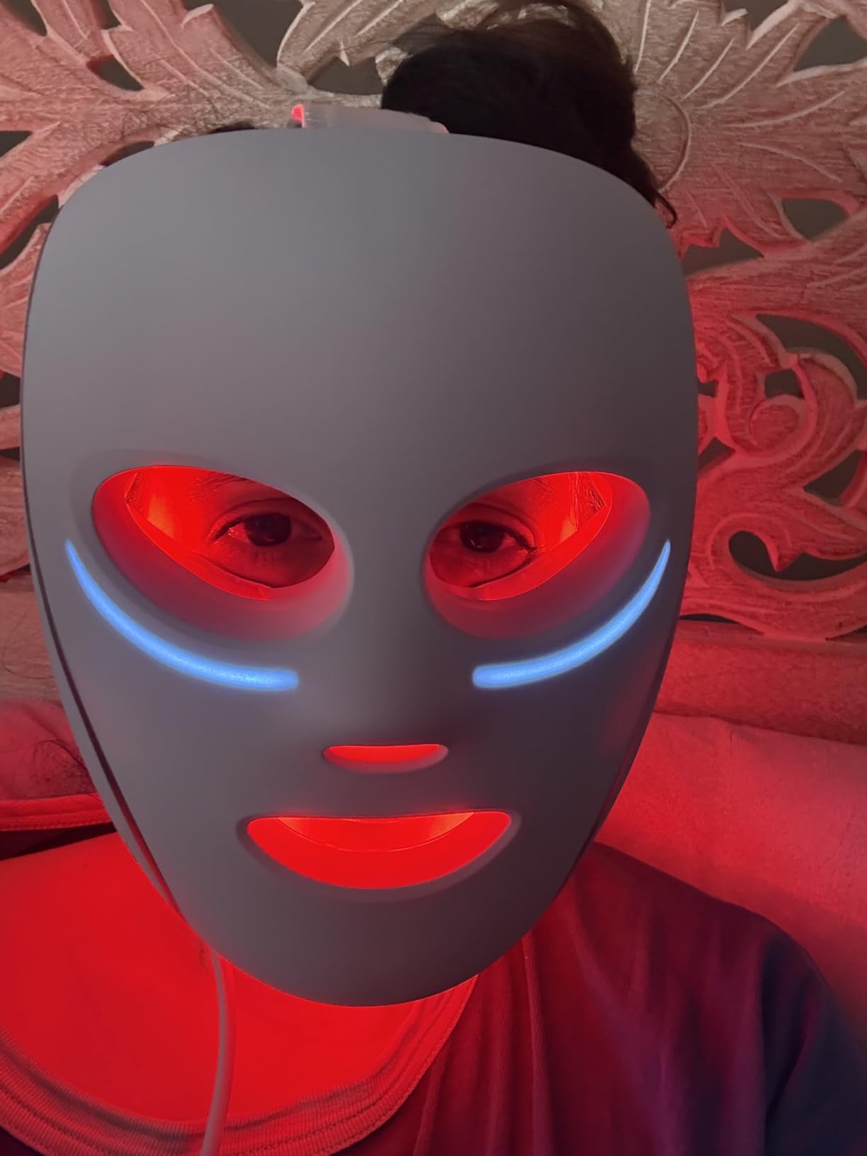Shark CryoGlow LED Face Mask with Under-Eye Cooling, Anti-Ageing & Blemish Repair, Red & Blue LED, Infrared Light Therapy, USB-C, Remote Control, Storage Bag, Blue Frost, FW312 customer photo 2