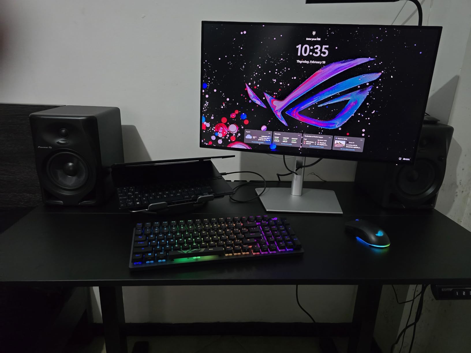 Dell UltraSharp U2725QE 27 Inch 4K UHD IPS Black Monitor with 120Hz and Thunderbolt 4 | DisplayHDR 600, 99% DCI-P3 customer photo 1