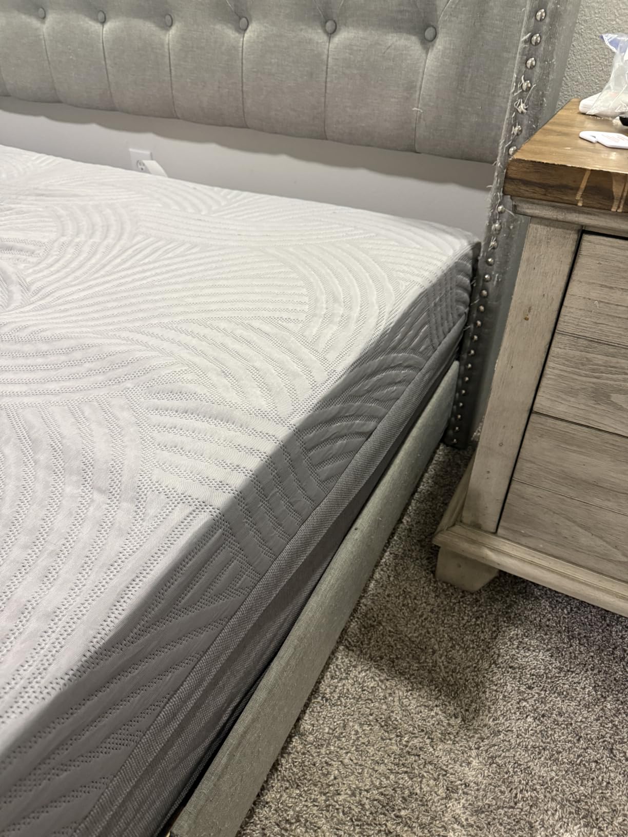 Sweetnight CoolNest Queen Mattress, 14 inch Cooling Queen Size Memory Foam Mattress for Cool Night Sleep, 5-Zone Ergo Support for Pressure Relief, Medium, CertiPUR-US Certified customer photo 1