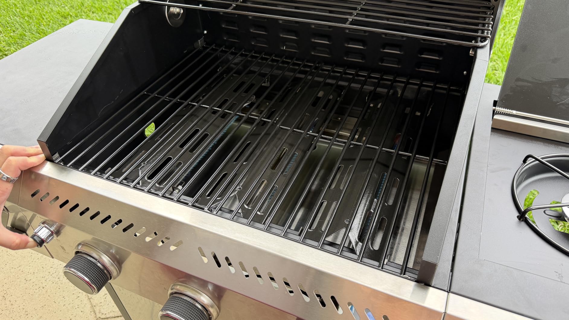 Electactic 4-Burner Gas Grill with Side Burner, Stainless Steel Propane Grill with Porcelain-Enameled Grills, Built-In Thermometer, 42000BTU BBQ Grill for Outdoor Cooking and Patio Barbecues customer photo 2