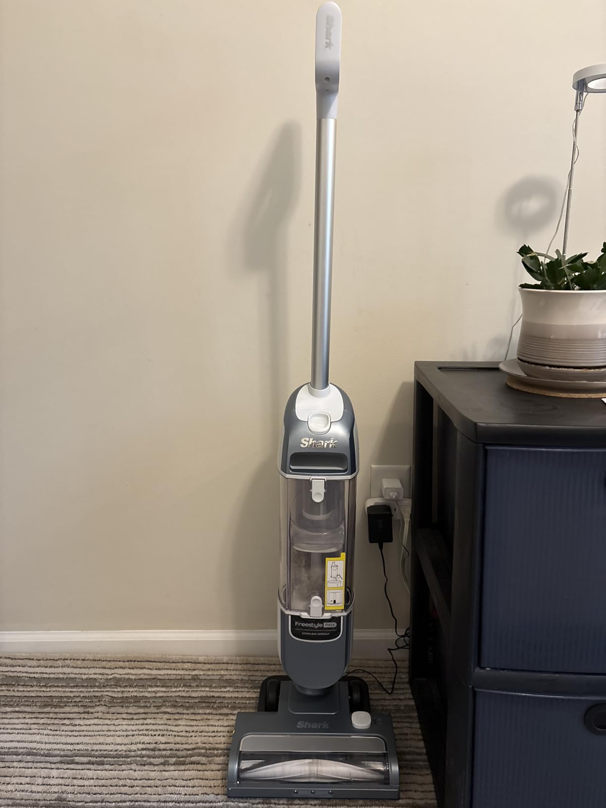 Shark Freestyle Max Cordless Upright Vacuum | Multi-Surface Cleaning, Lightweight, Easy Maintenance | Large Dust Cup, 2-Speed Brushroll, LED Headlights | Nordic Blue | SV2002 customer photo 2