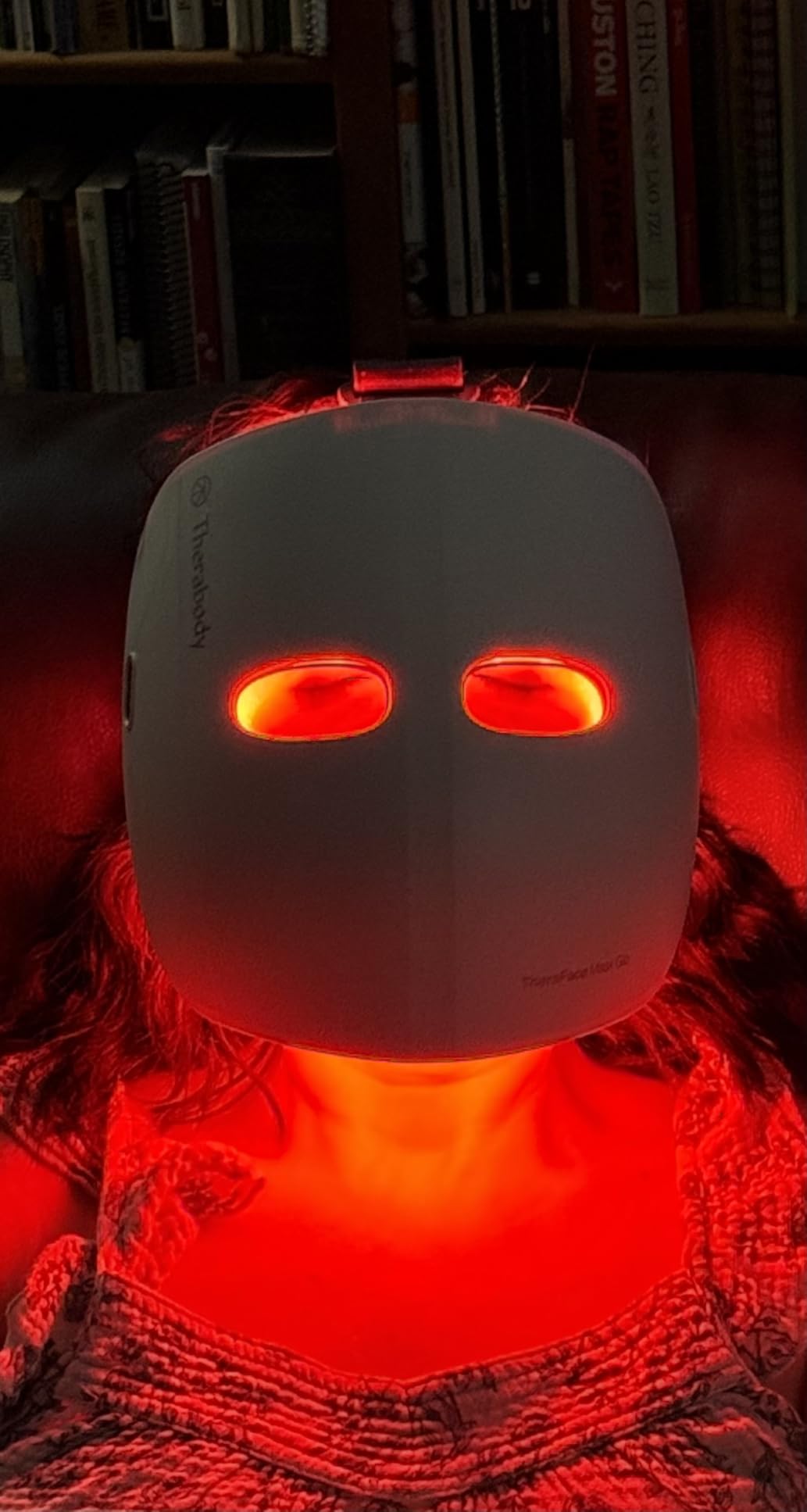 TheraFace Therabody Mask Glo - Cordless LED Skincare Face Mask with Red/Blue/Infrared Light & Relaxing Scalp Massage customer photo 1