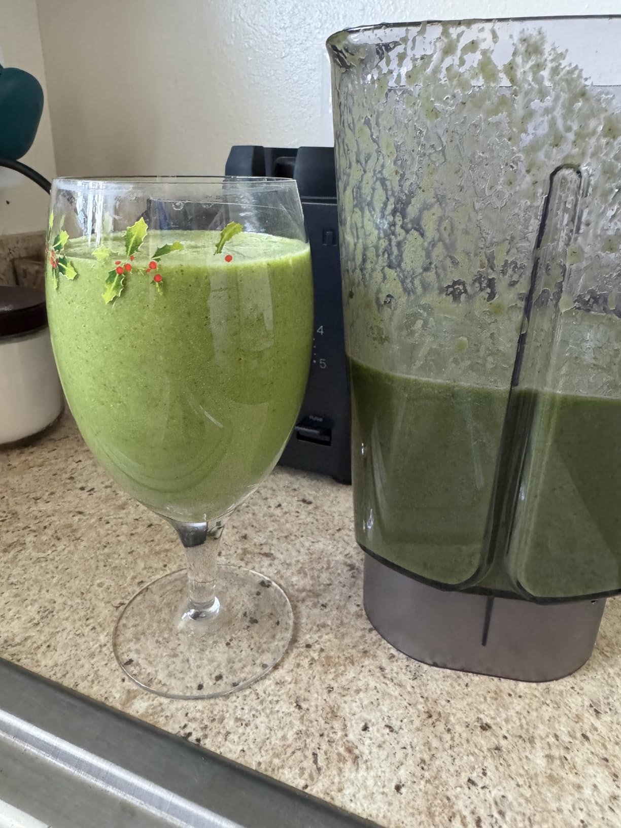 Chefman Obliterator 48 oz Countertop Blender for Smoothies customer photo 1