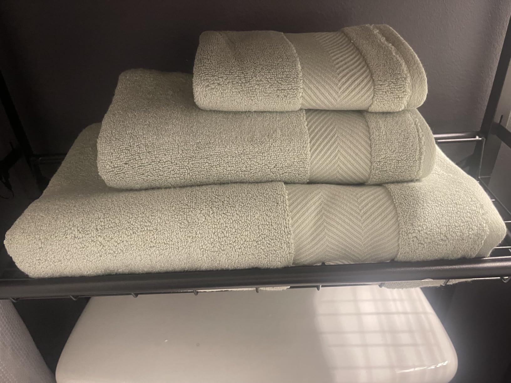 Alusa Home Ultra Soft & Plush Viscose from Bamboo Bath Towels - 700 GSM Luxury Bath Towels - 6 Piece Set - Super Absorbent & Quick Drying (Taupe) customer photo 2