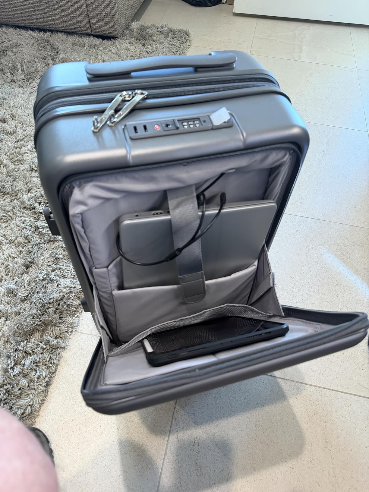 20IN Carry On Luggage Airline Approved - Expandable Hardside Suitcase with 16