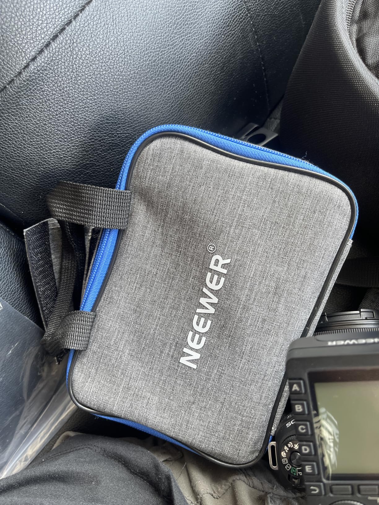 NEEWER Q120 120Ws 2.4G TTL Outdoor Strobe Flash, Compatible with Godox customer photo 2