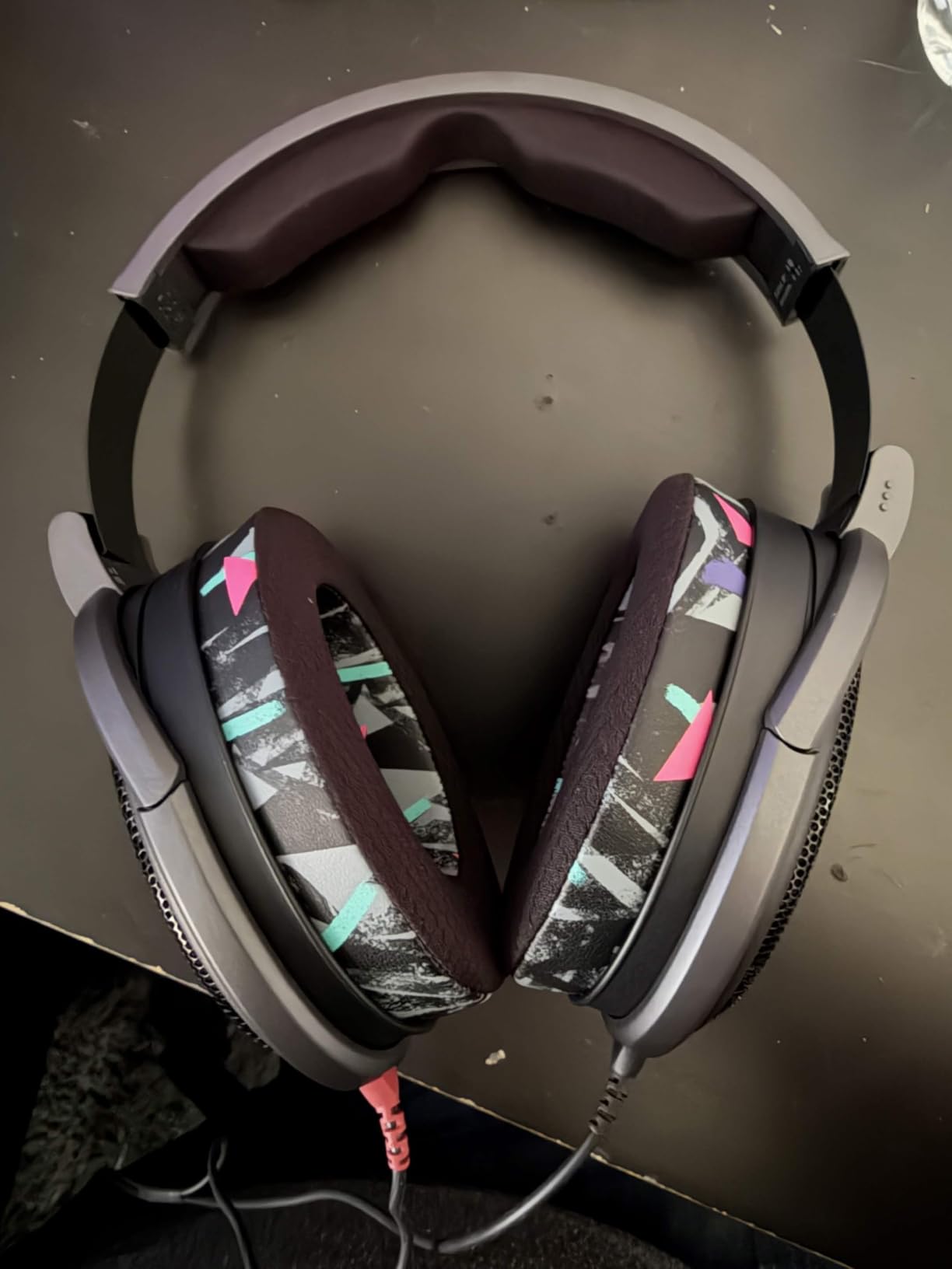 Sennheiser HD600 Headphones - Open-back design for studio monitoring, hi-fi listening and recording customer photo 2