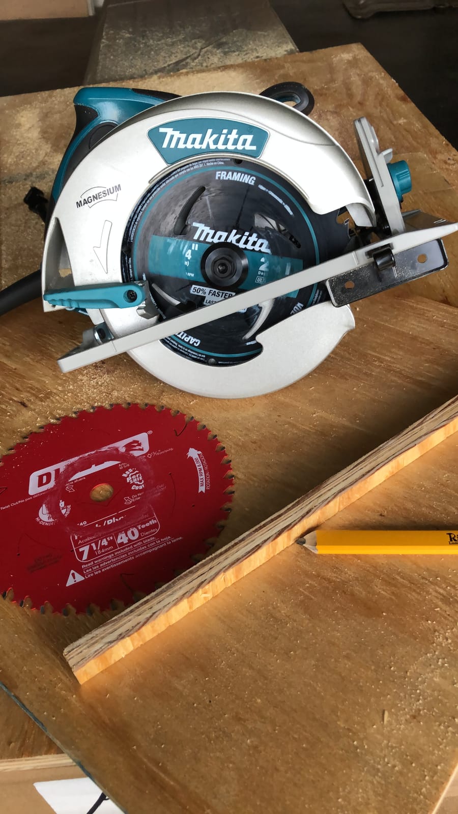 Makita 5007Mg Magnesium 7-1/4-Inch Circular Saw customer photo 2