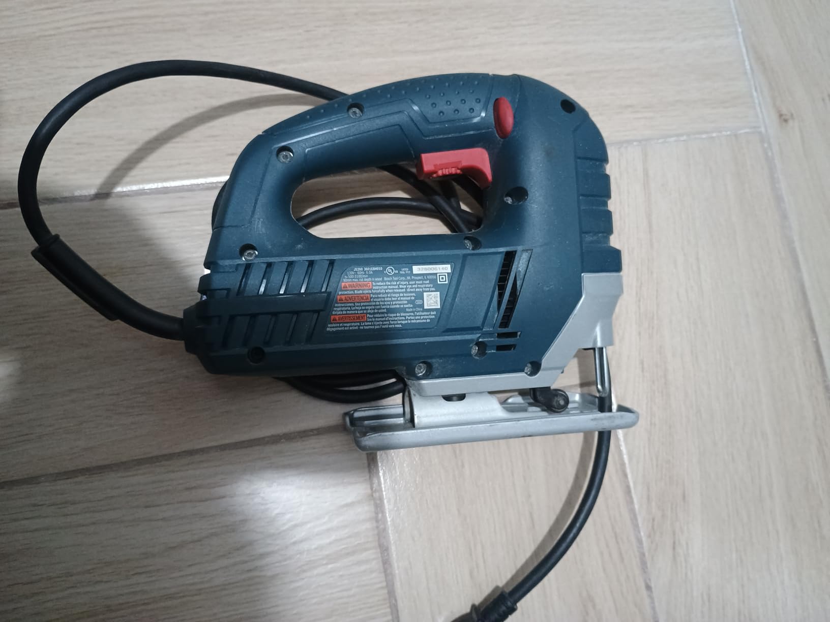 BOSCH JS260 Top-Handle Jig Saw - 6.0 Amp Motor, Variable Speed Control, Low-Vibration Plunging Design, Toolless Blade Change System customer photo 2