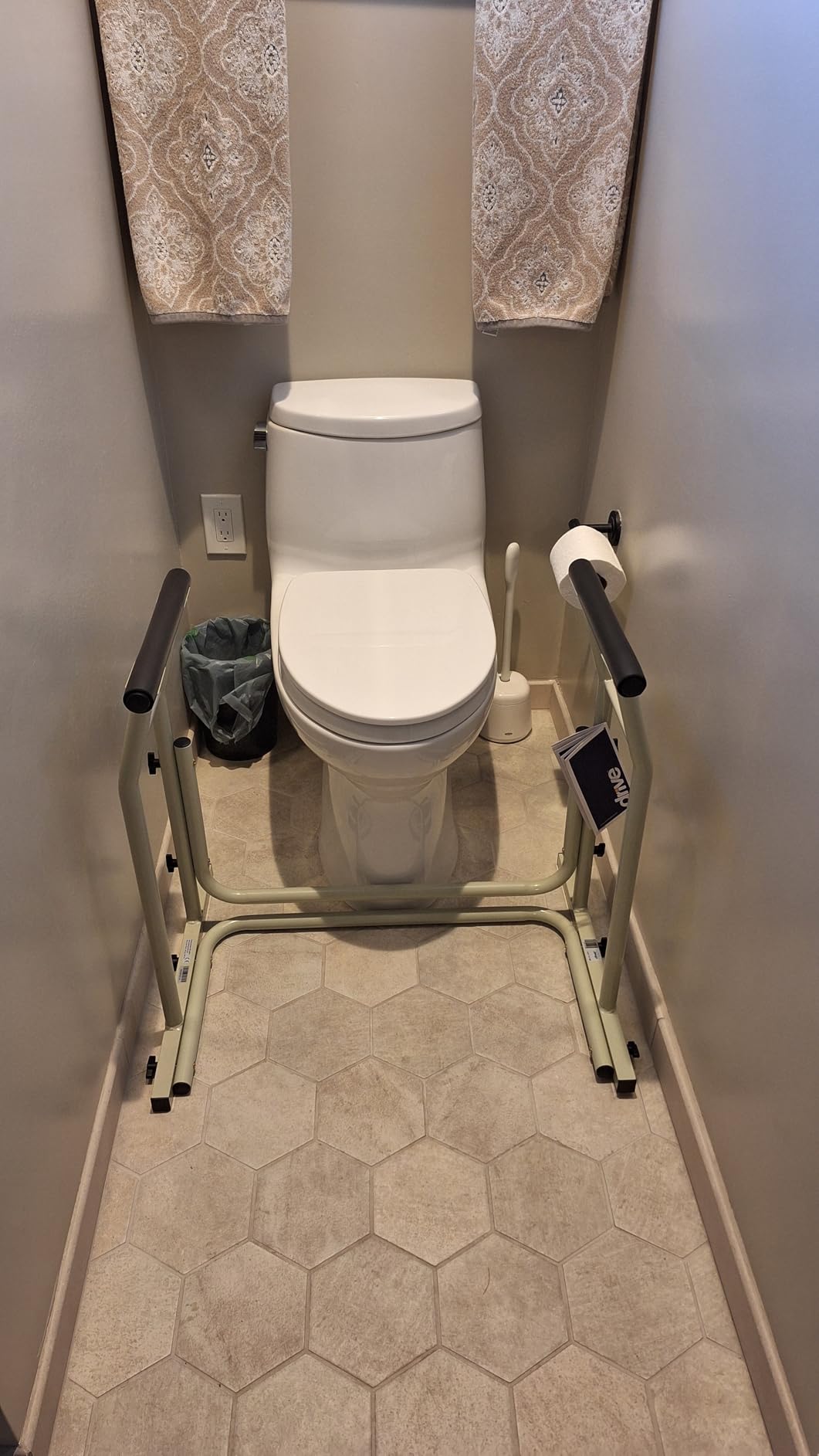 Drive Medical Freestanding Toilet Safety Frame Grab Bar Rail, White customer photo 1
