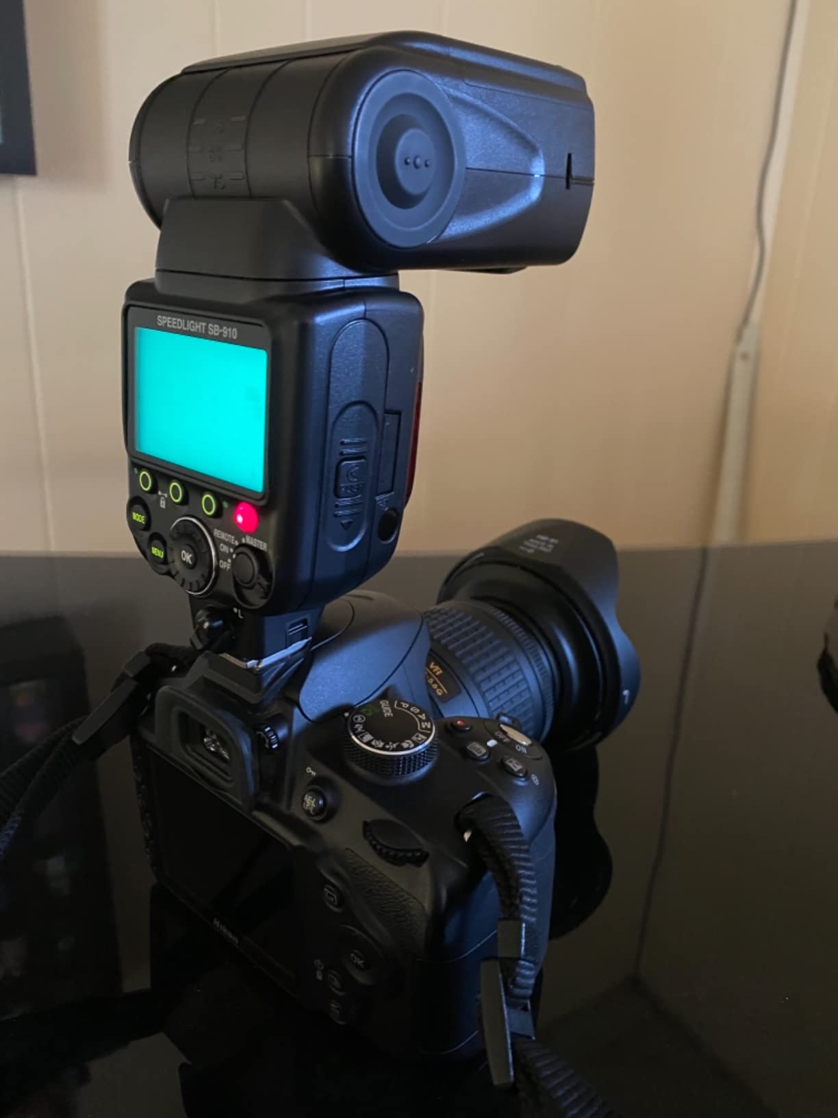 SB-910 Speedlight Flash for Nikon Digital SLR Cameras customer photo 1