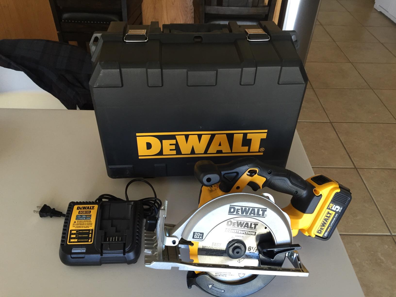 DEWALT 20V MAX 6-1/2-Inch Circular Saw Kit, with 5.0-Ah Battery and Charger (DCS391P1) customer photo 2