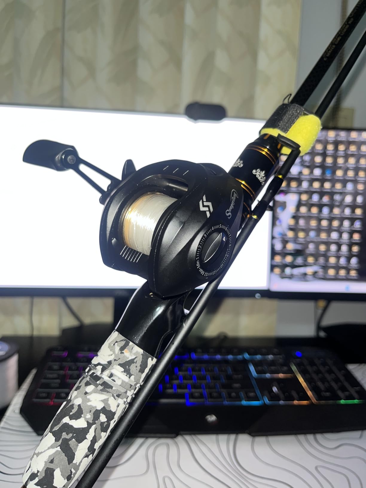 E Series - Camo Legend 2-Piece 7-Feet Casting Rod 24 Ton Carbon Fiber Baitcasting with 2 Tips - Medium and Medium Heavy Portable Bass Fishing Rod Baitcaster customer photo 1