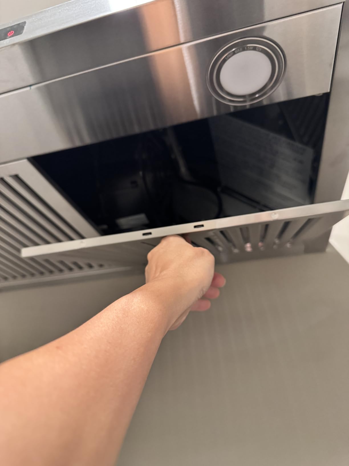 30 in. Vista Coll 380 CFM Ducted Wall Mount Range Hood LED, Stainless Steel customer photo 2
