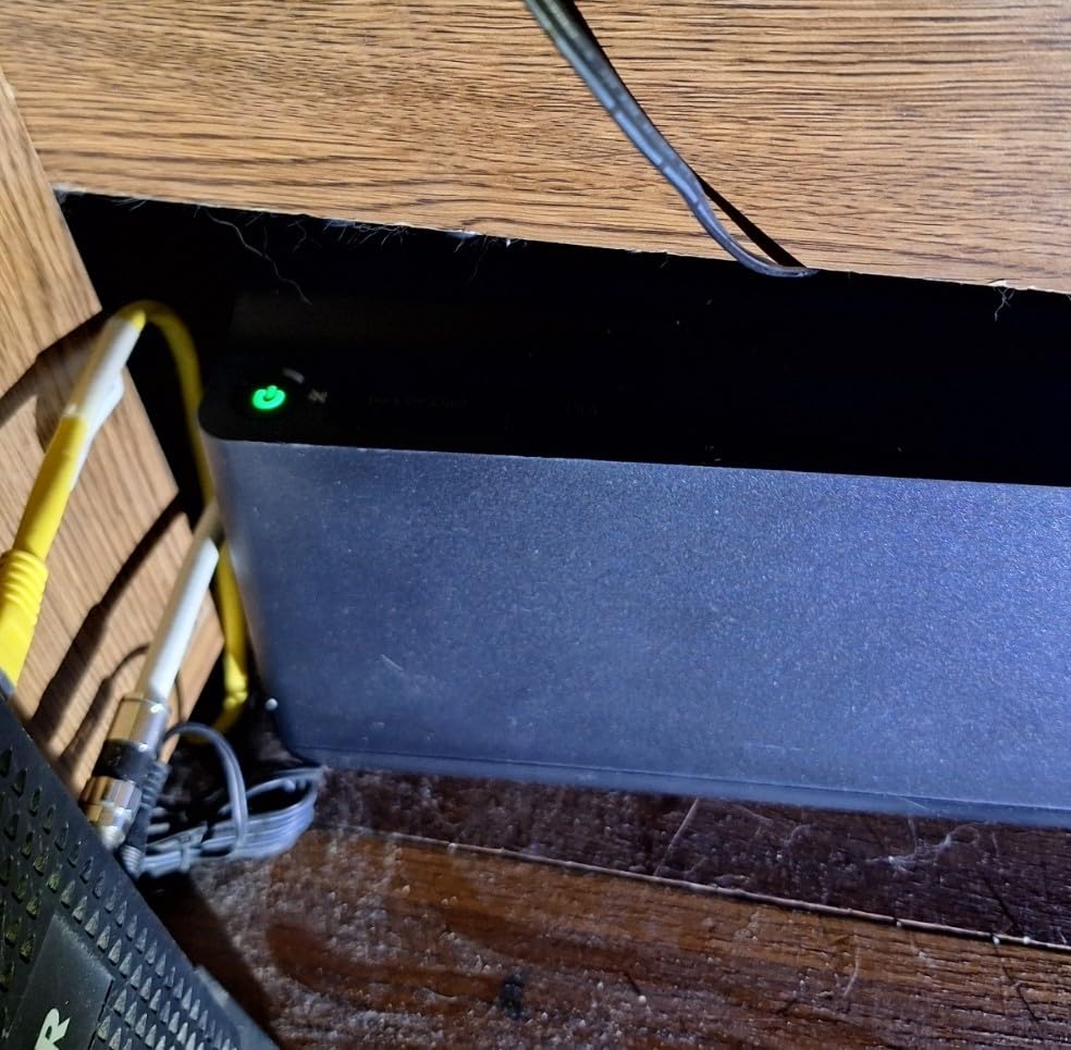 APC UPS 600VA/330W UPS Battery Backup for Computer, Router, NAS, BE600M1 customer photo 1