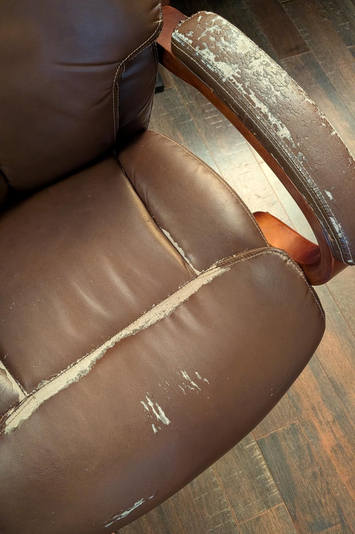 La-Z-Boy Bradley Bonded Leather Executive Chair (Roasted Chestnut) customer photo 2