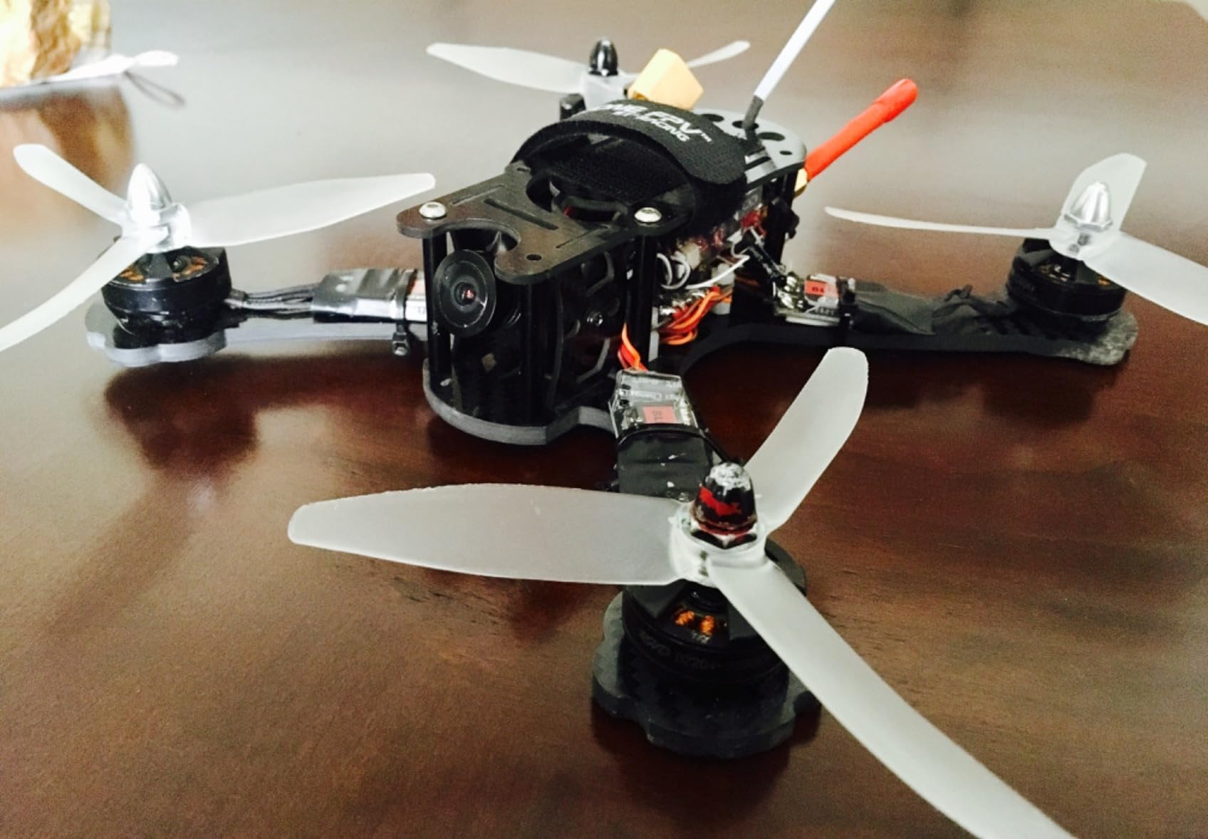 AKK KC04 5.8G 600mW FPV Transmitter 700TVL 2.8mm 120 Degree FPV Camera for Racing Quadcopter customer photo 1