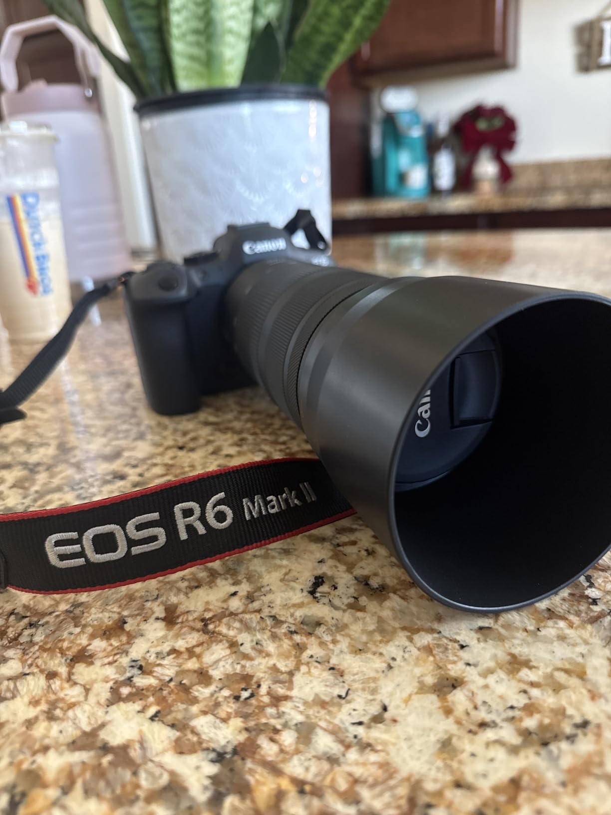 JJC Dedicated Lens Hood Shade Protector for Canon RF 100-400mm F5.6-8 IS USM & EF 70-300mm f/4-5.6 IS II USM Replaces Canon ET-74B Lens Hood Reversible/Bayonet/with Button to Lock or Release customer photo 1