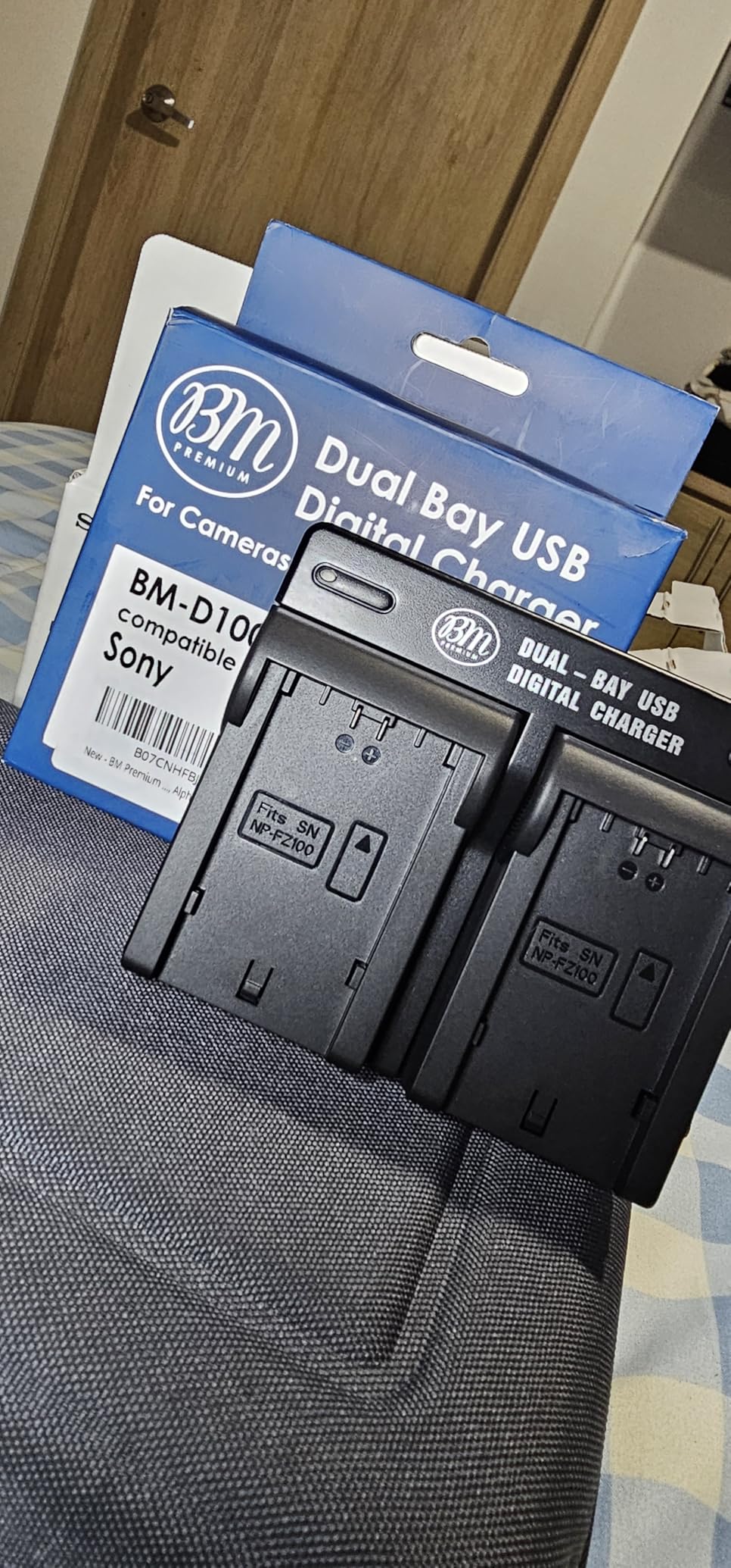 BM NP-FZ100 Dual Bay Battery Charger for Sony Alpha 1, ZV-E1, ZV-E10 II, FX3, FX30, a6600, a6700, a7 III, a7 IV, a7C, a7C R, a7C II, A7R III, a7R IV, A7R V, a7S III, a9, a9 II, a9 III, A9R, A9S Camera customer photo 1