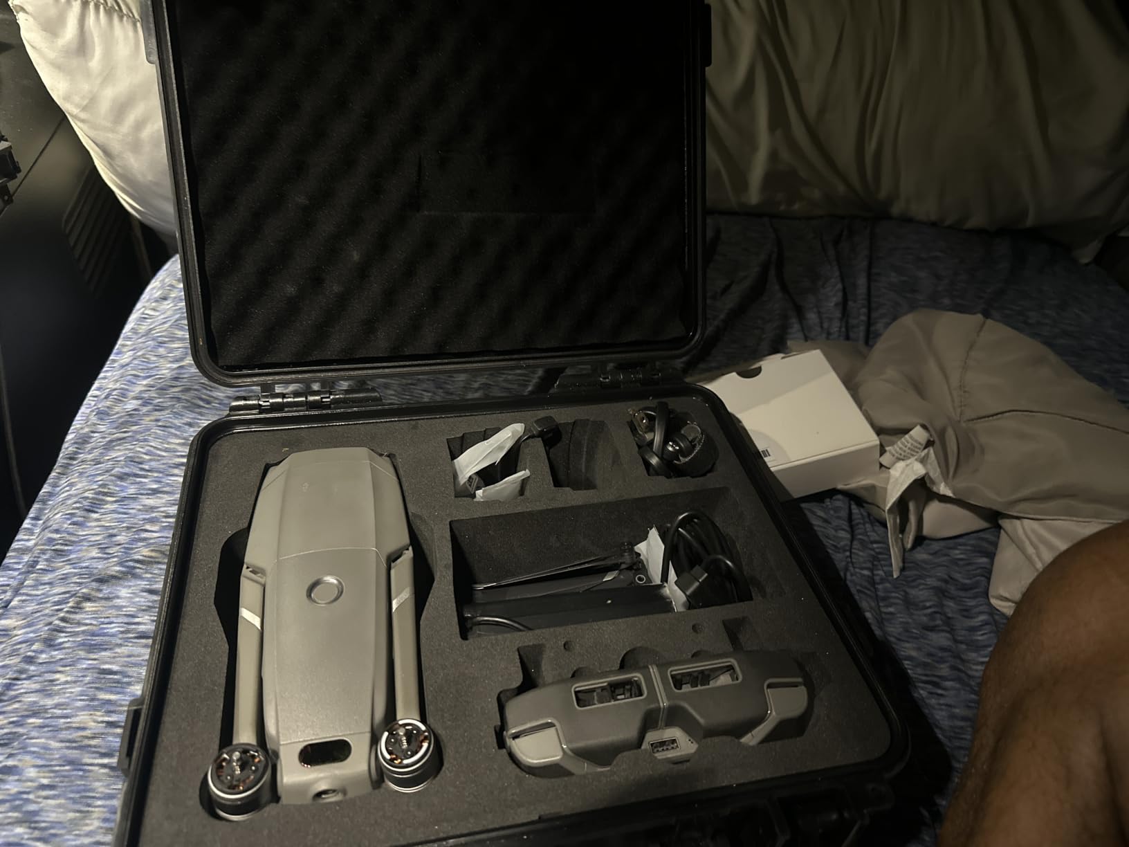 Smatree 13.4L Hard Carrying Case Compatible for DJI Mavic 2 Pro/Mavic 2 Zoom Fly More Combo(Upgrade Edition), Waterproof Hard Case for DJI mavic 2 pro/Zoom and Accessorie(Not fit for Smart Controller) customer photo 1