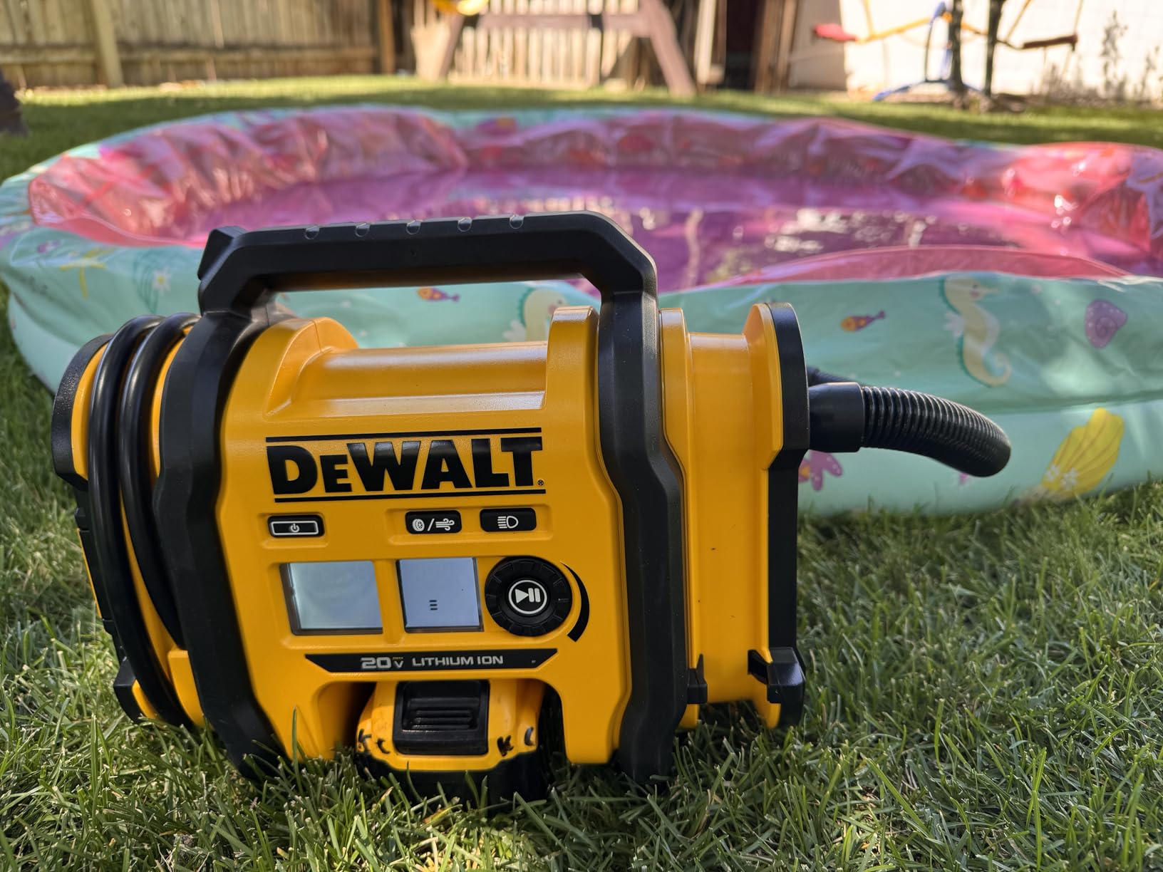 DEWALT Tire Inflator Portable Air Compressor 20V MAX, Car Air Pump with Automatic Shut Off, LED Light, Tool Only (DCC020IB) customer photo 2