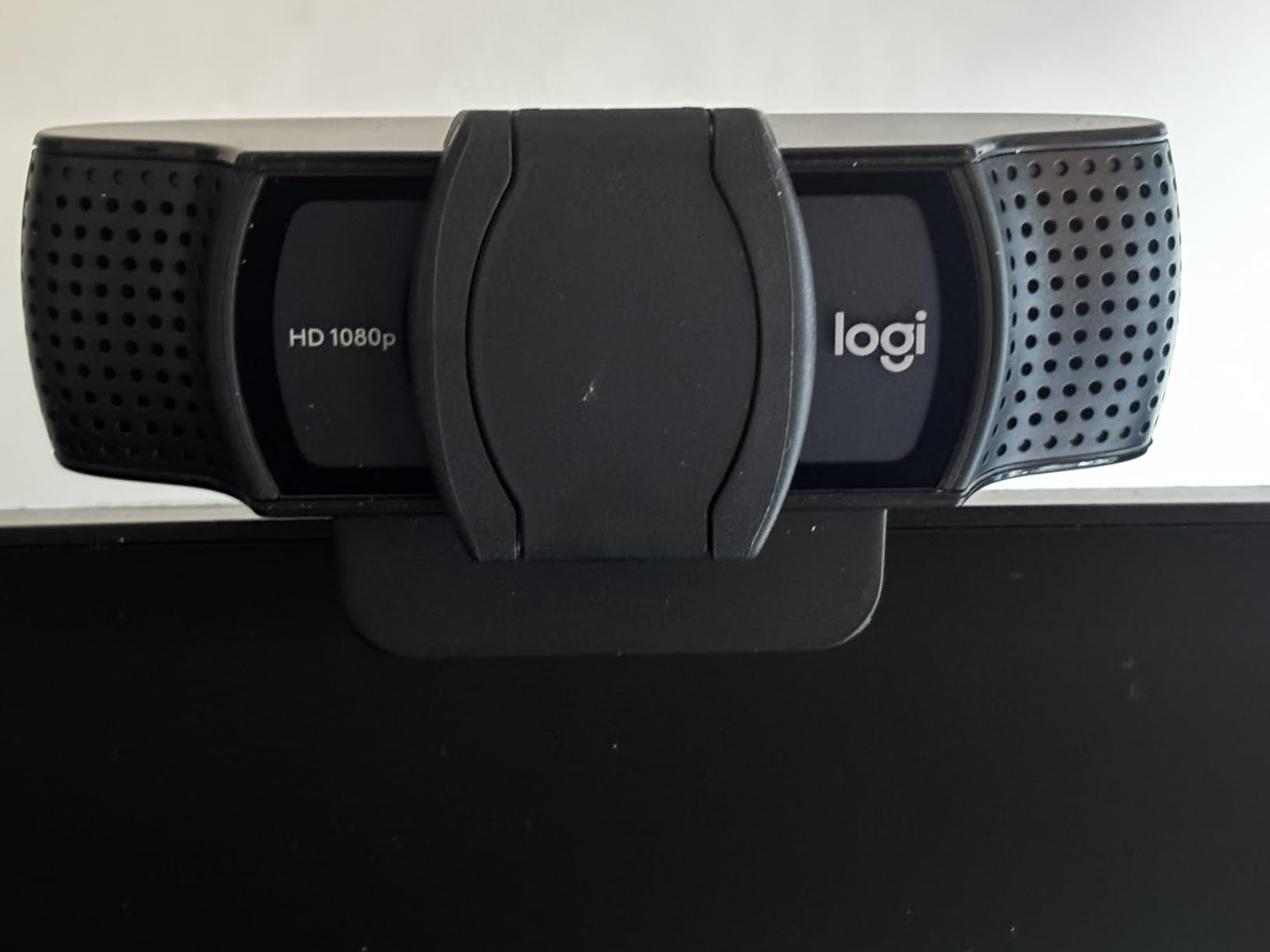 Logitech C920S HD Pro Webcam Full 1080p/30fps Video Calling Clear Stereo | 30fps video calling, clear stereo audio, light correction, works with Skype, Zoom, FaceTime, Hangouts, PC, Mac, laptop customer photo 1