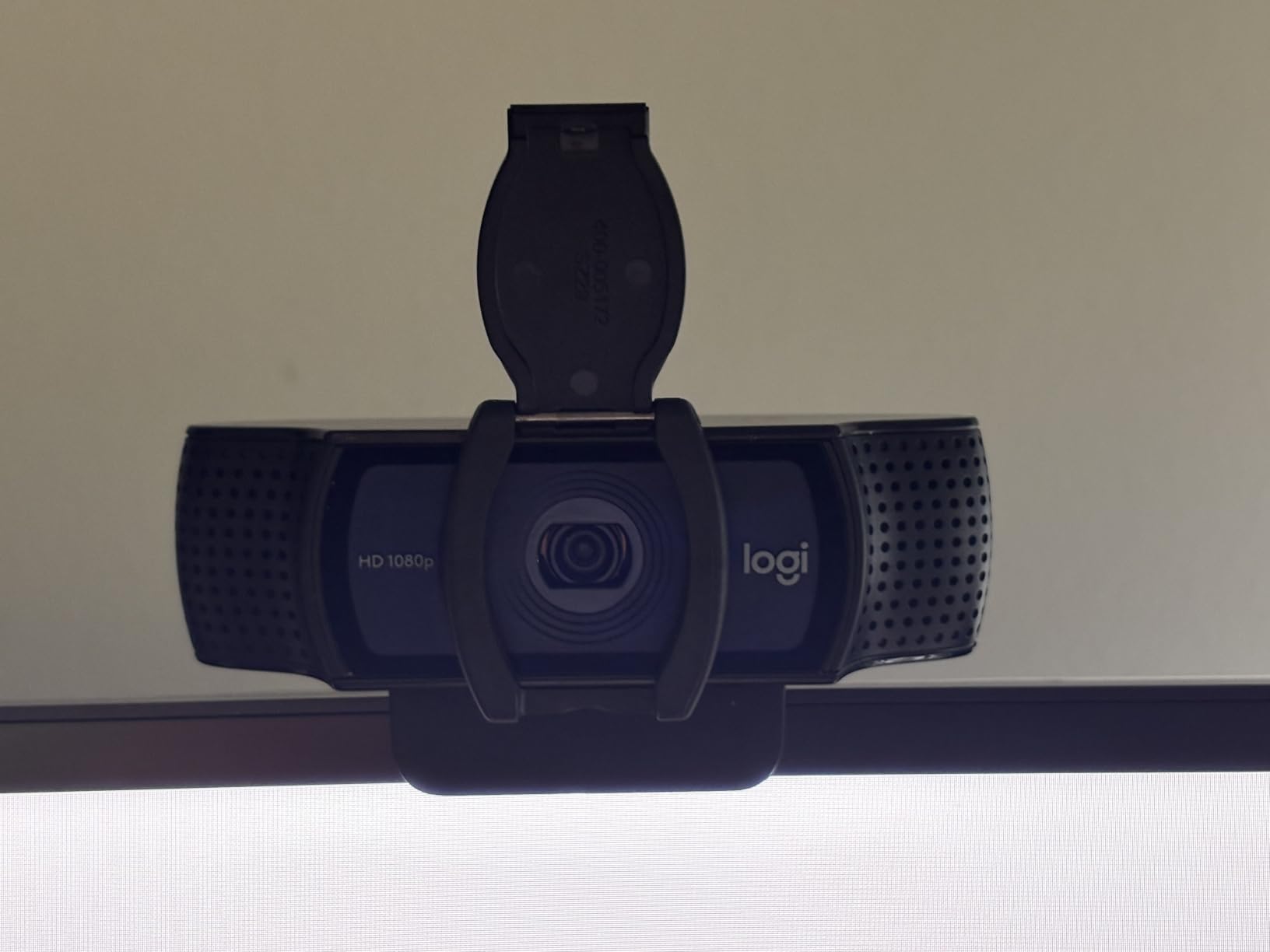 Logitech C920S HD Pro Webcam Full 1080p/30fps Video Calling Clear Stereo | 30fps video calling, clear stereo audio, light correction, works with Skype, Zoom, FaceTime, Hangouts, PC, Mac, laptop customer photo 2