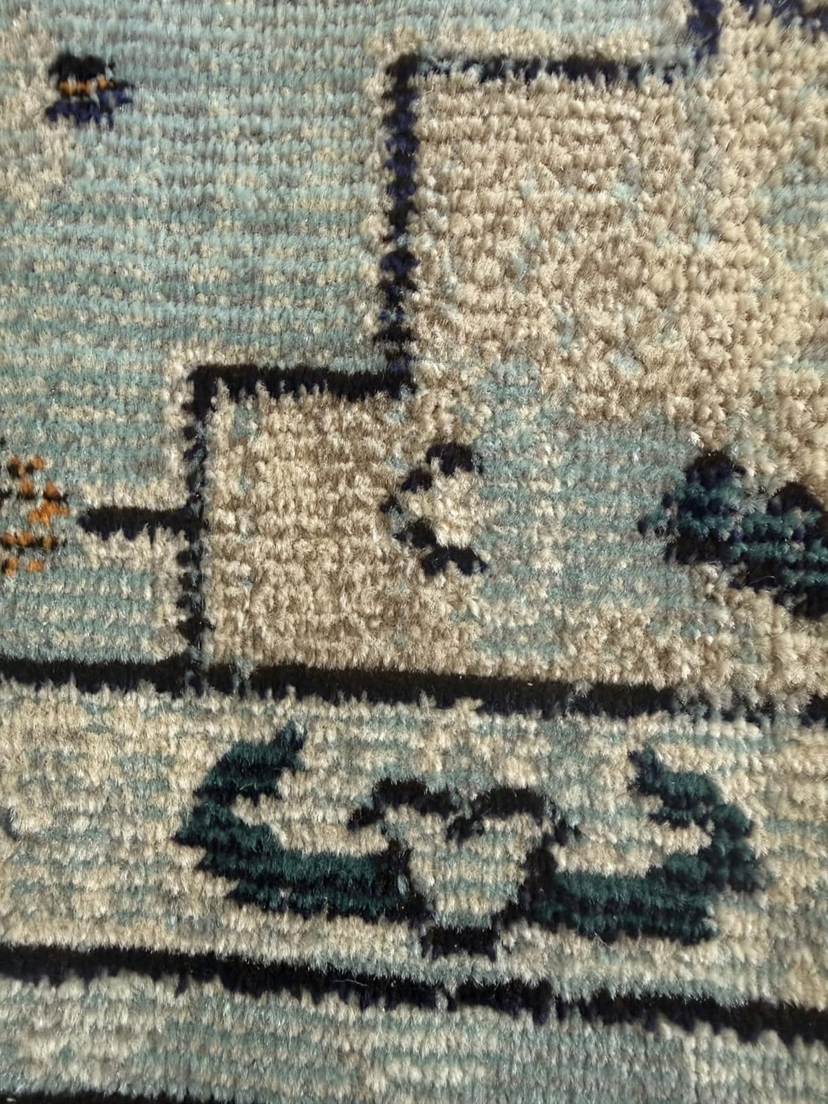 SAFAVIEH Area Rug 9x12 - Madison Collection - Large - Cream & Blue, Boho Chic Distressed Medallion Design, Non-Shedding & Easy to Clean, Ideal for Living Room, Bedroom, Dining Space (MAD473B) customer photo 2