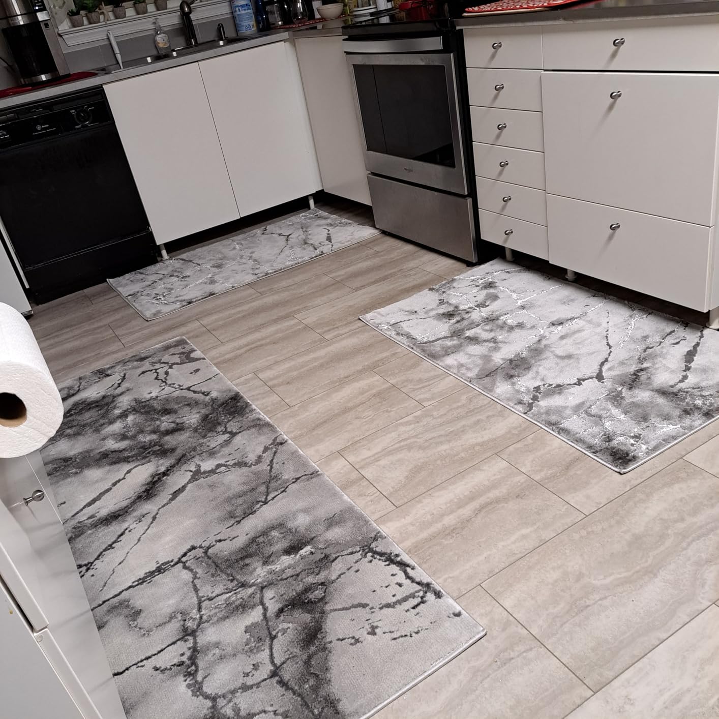 SAFAVIEH Area Rug 8x10 - Craft Collection - Large - Grey & Gold, Modern Abstract Design, Non-Shedding & Easy Cleaning, Ideal for Living Room, Bedroom, Office, Dining Space (CFT877F) customer photo 1