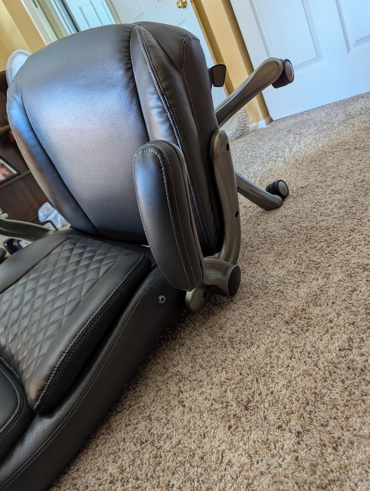 Amazon Basics Ergonomic Executive Office Chair with Adjustable Lumbar Support, Flip-up Arms, Height Adjustable, 360° Rolling Swivel, Computer Desk Chair, Grey Leather customer photo 1