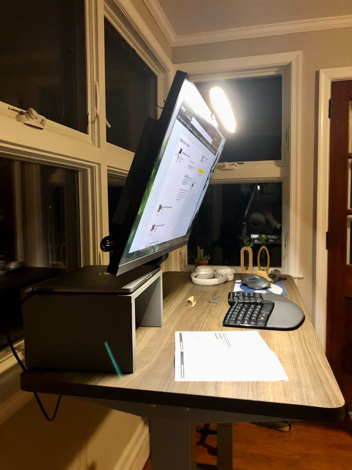 MOUNTUP Single Monitor Desk Mount Holds Screen up to 32 inch, Height Adjustable Monitor Arm, Full Motion Computer Monitors Stand with Clamp/Grommet Base customer photo 2