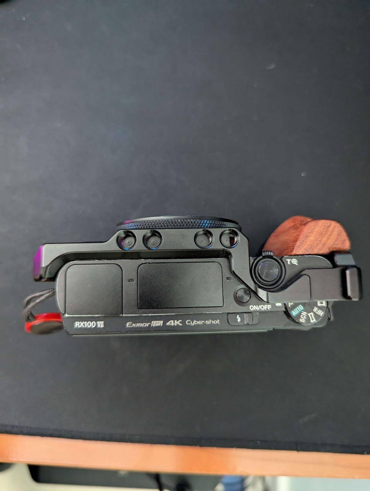 SMALLRIG Vlog Camera Cage for Sony RX100 VI and RX100 VII Camera (Fits DSC-RX100 M6 and DSC-RX100 M7 Camera) with Wooden Handle Grip Vlogger Youtuber - CCS2434 customer photo 1