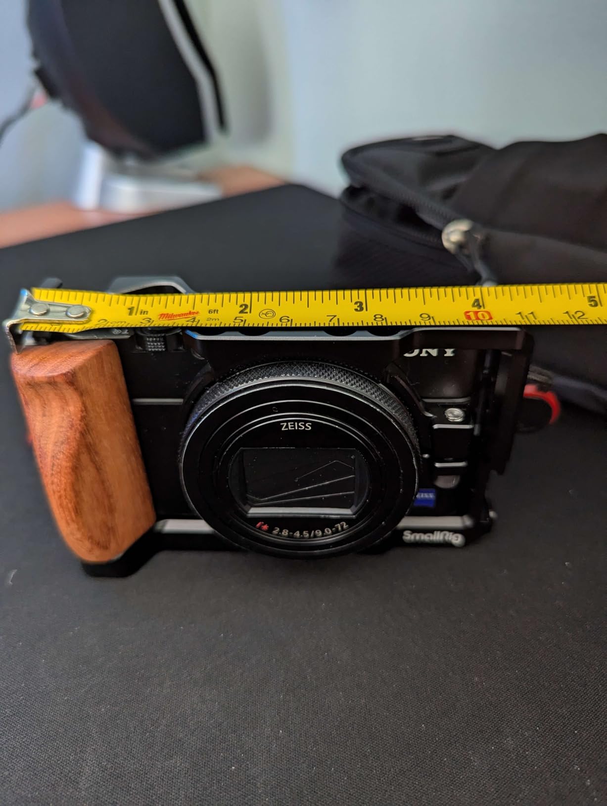 SMALLRIG Vlog Camera Cage for Sony RX100 VI and RX100 VII Camera (Fits DSC-RX100 M6 and DSC-RX100 M7 Camera) with Wooden Handle Grip Vlogger Youtuber - CCS2434 customer photo 2