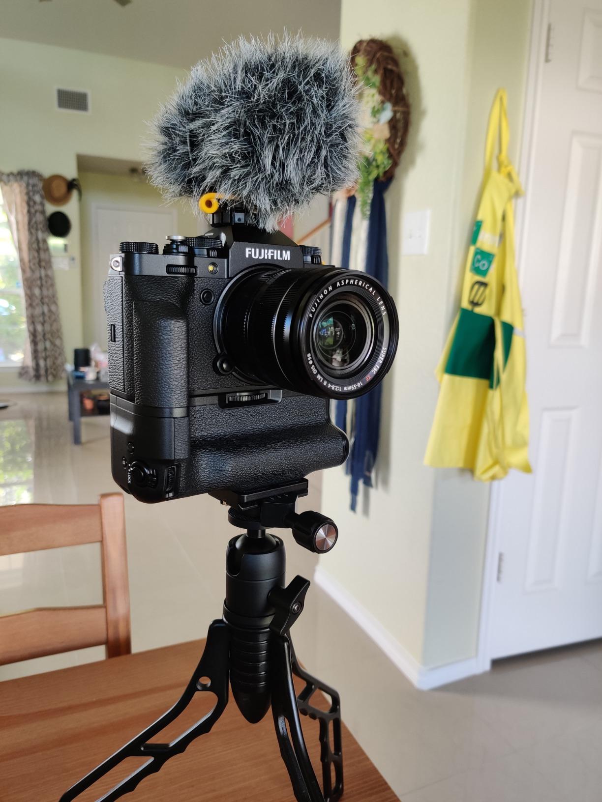 Fujifilm VG-XT4 Vertical Battery Grip for X-T4 customer photo 1