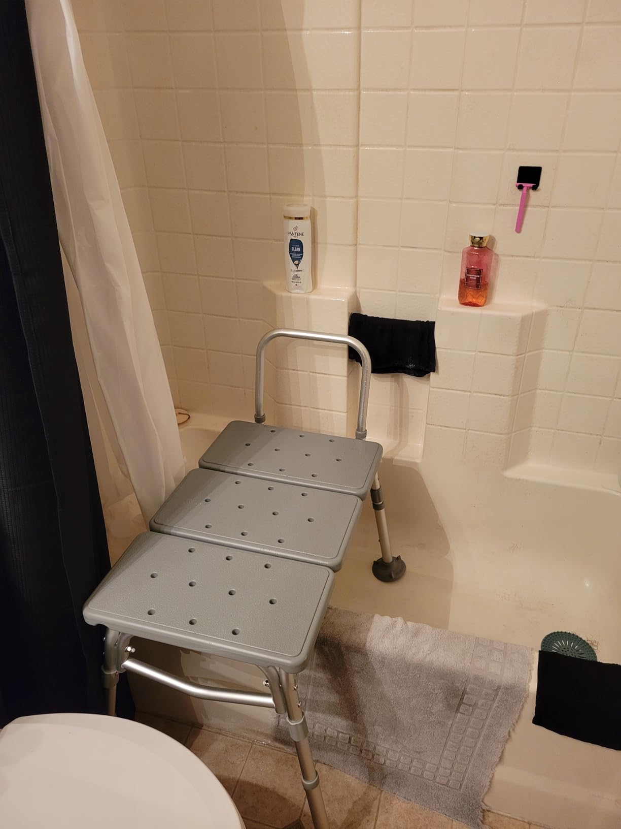 Medline Transfer Bench for Bathtubs and Showers, Adjustable Shower Bench and Bath Seat For Seniors and adults, Slip-resistant Feet, Heavy-Duty 400 lb. Weight Capacity, Tool-Free Assembly customer photo 2