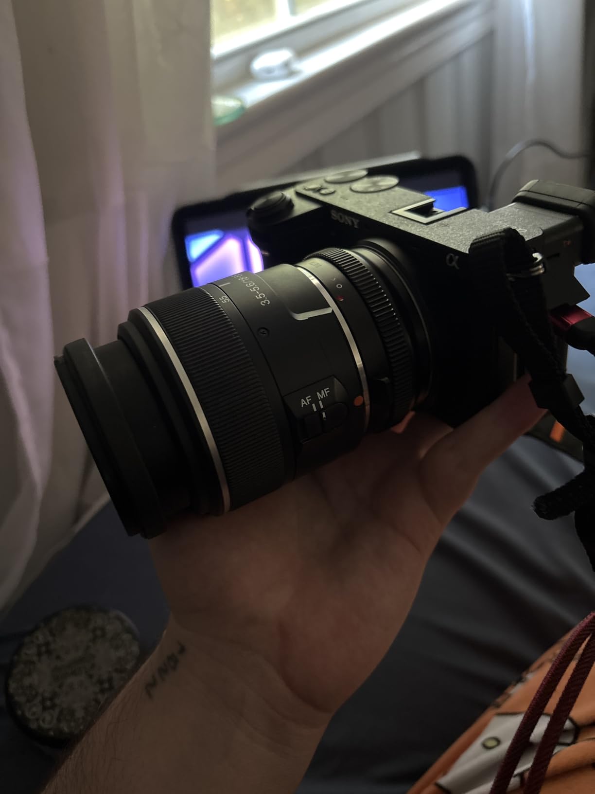 Urth Lens Mount Adapter (Manual): Compatible with Sony A (Minolta AF) Lens to Sony E Camera Body | Precision Manual Focus Lens Adapter customer photo 1