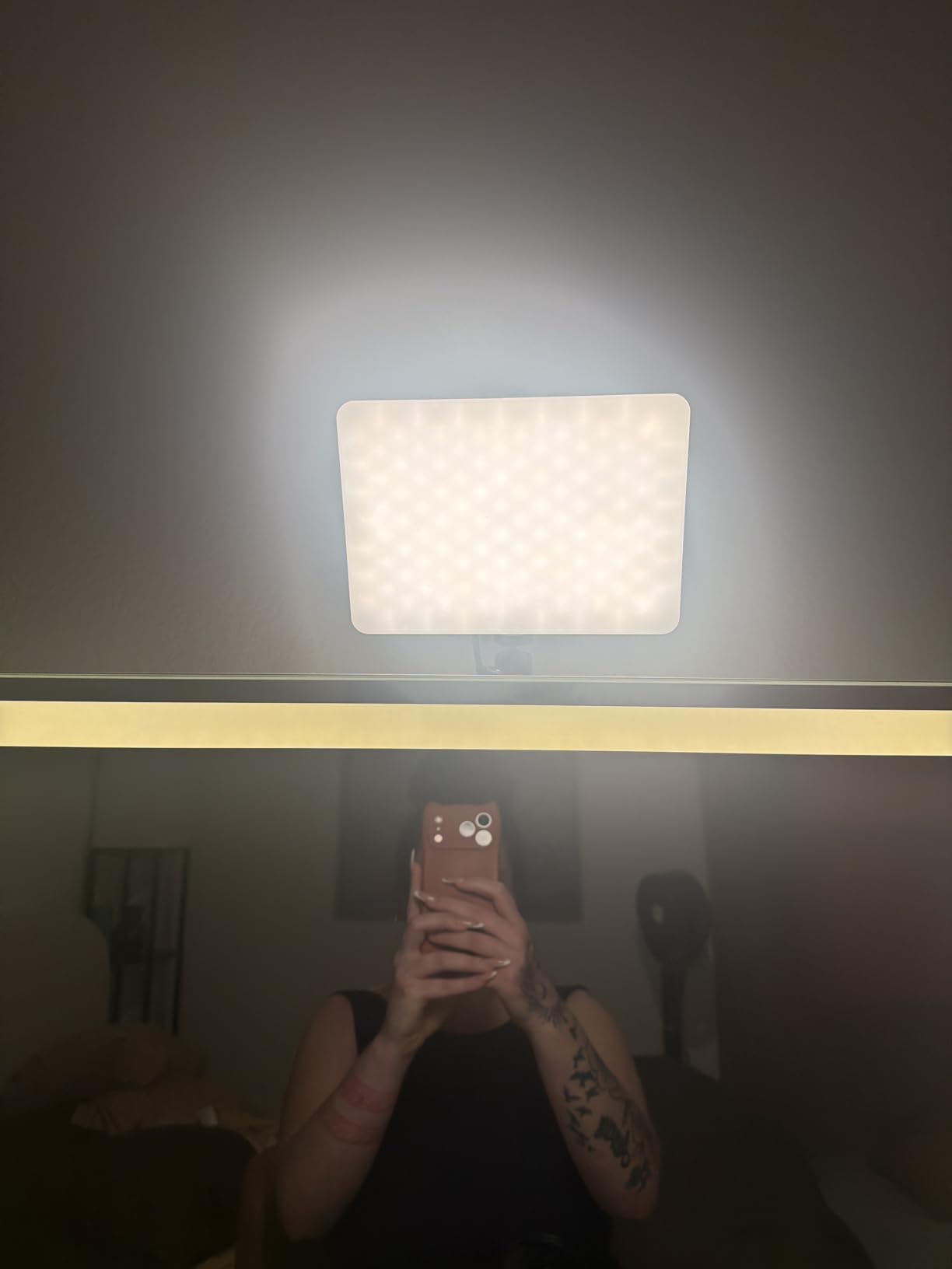 LED Desk Bi-Color Video Light, Key Light with C-Clamp Stand | 2700K-5700K Dimmable, Wireless Remote, Studio Photography Lighting customer photo 1