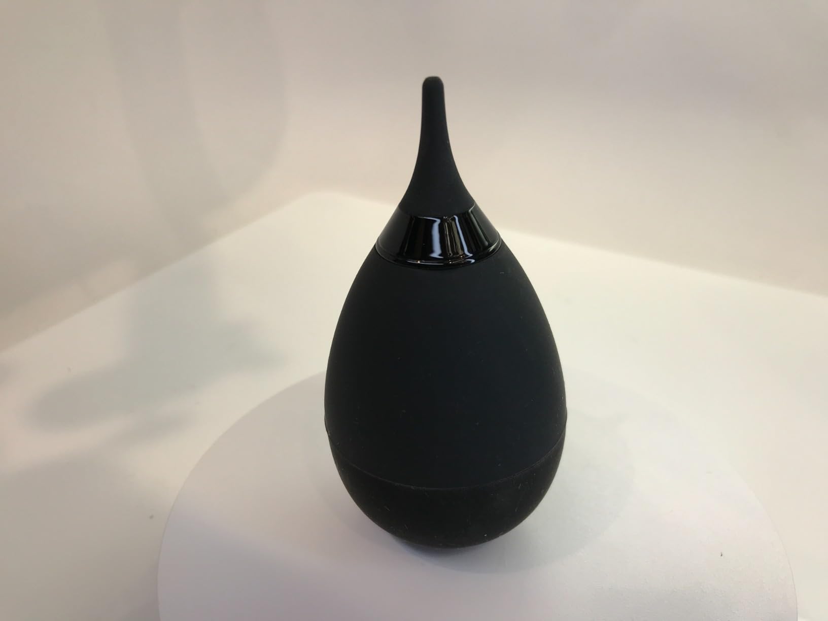 VSGO Camera Air Blower for Lens and Sensor Cleaning, One-Way Air Valve, Tumbler Base customer photo 1