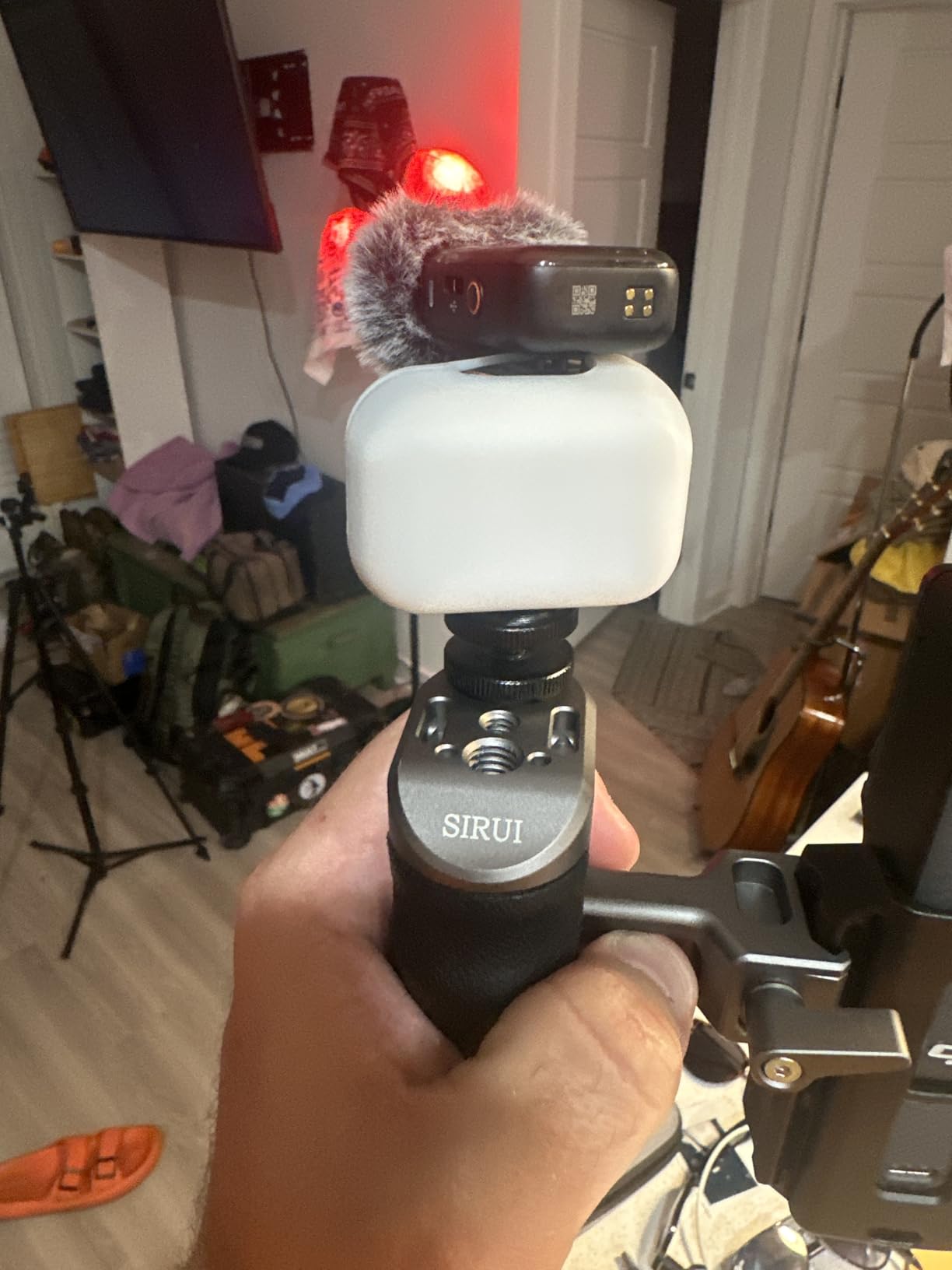 VL28 LED Light for iPhone, Mini LED Camera Light Rechargeable 5600K - 95+ Long-Lasting Fill Light for Action Camera, DJI OSMO, Smartphone, Sony ZV-1 customer photo 1