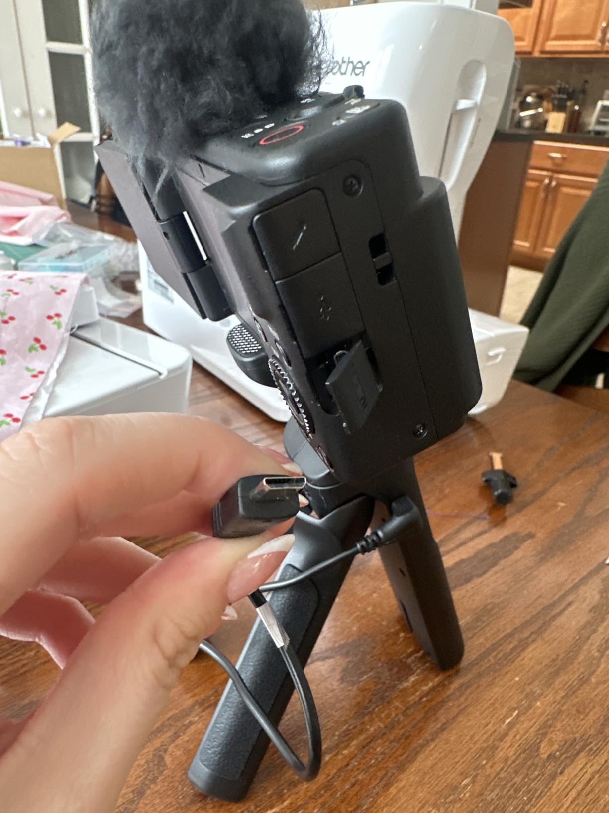 JJC Wired Remote Shooting Grip Mini Tripod for Sony ZV-1 RX100 VII A6000 | Grip + Tripod 2-in-1 customer photo 1