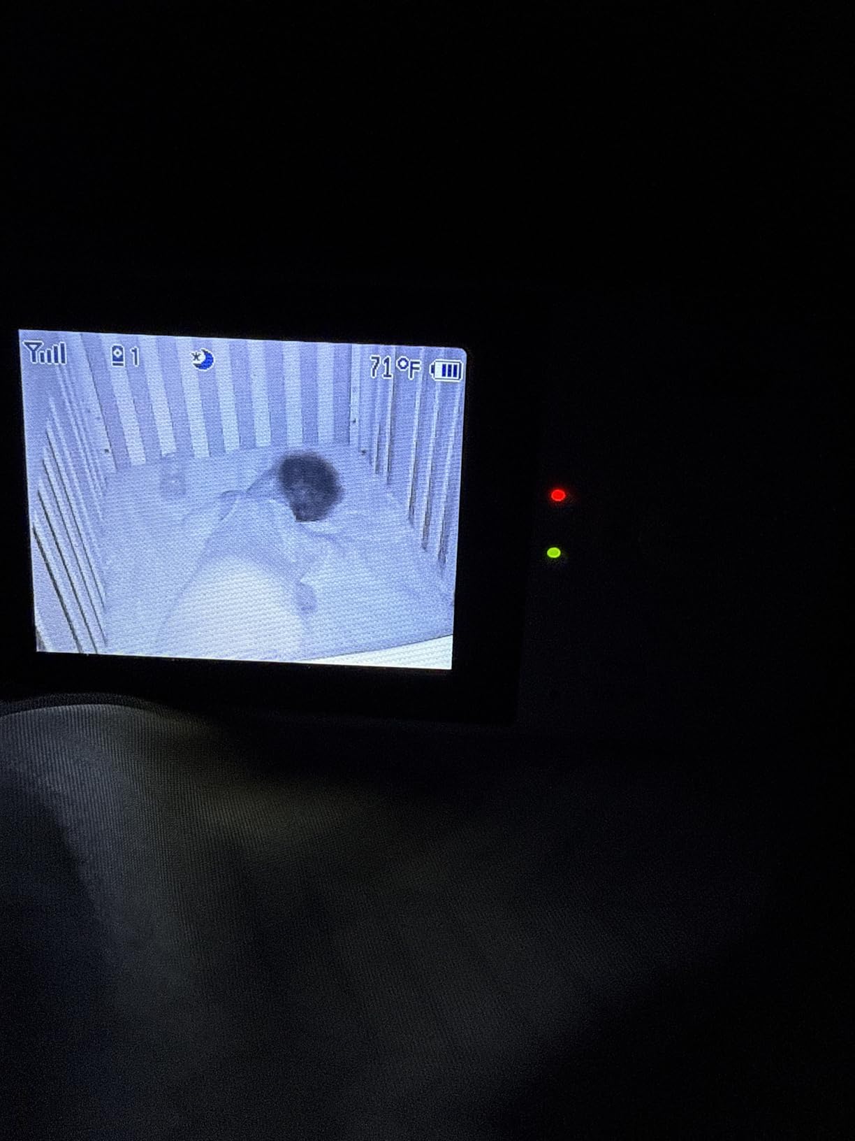 VTech Baby Monitor No WiFi – 19Hr Video Battery, 1000ft Range, Night Vision, Two-Way Talk, Temperature Sensor, Sound-Activated Screen, Lullabies | VM819 customer photo 1