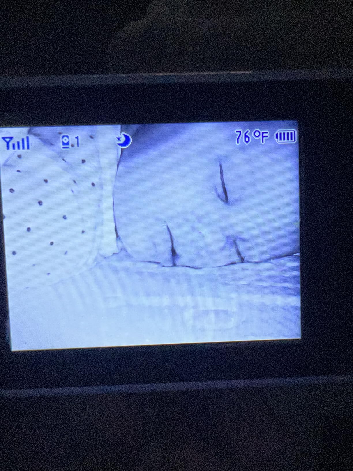 VTech Baby Monitor No WiFi – 19Hr Video Battery, 1000ft Range, Night Vision, Two-Way Talk, Temperature Sensor, Sound-Activated Screen, Lullabies | VM819 customer photo 2